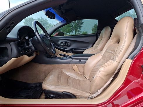 Used 2001 Chevrolet Corvette Convertible w/ Preferred Equipment Group2 RWD image 11