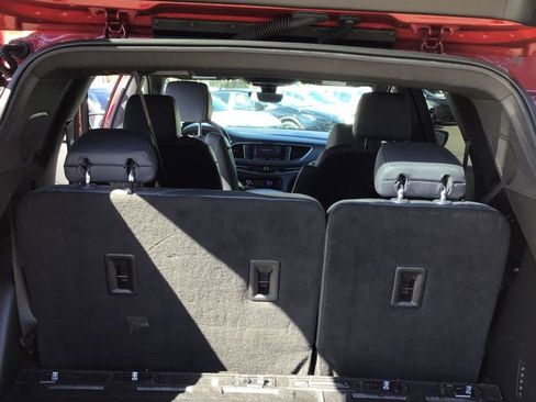 Used 2024 Buick Enclave Premium image 5