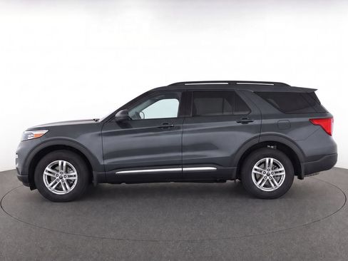 Used 2024 Ford Explorer XLT w/ Equipment Group 202A AWD/4WD image 23