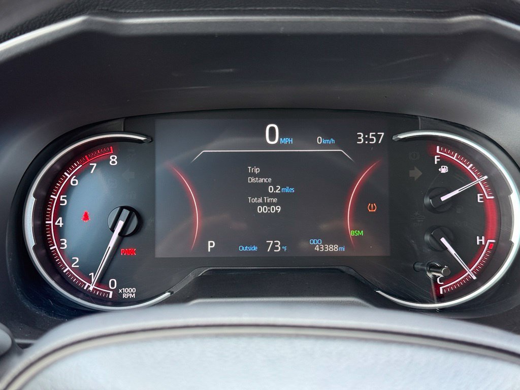 Used 2024 Toyota RAV4 XLE FWD image 12