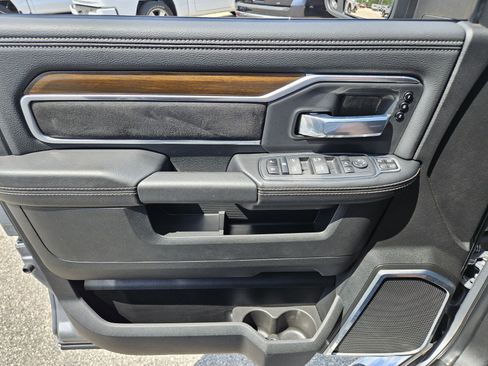 Used 2024 RAM 3500 Laramie AWD/4WD image 30