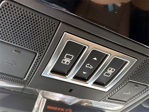 New 2025 Land Rover Discovery Dynamic SE image 25