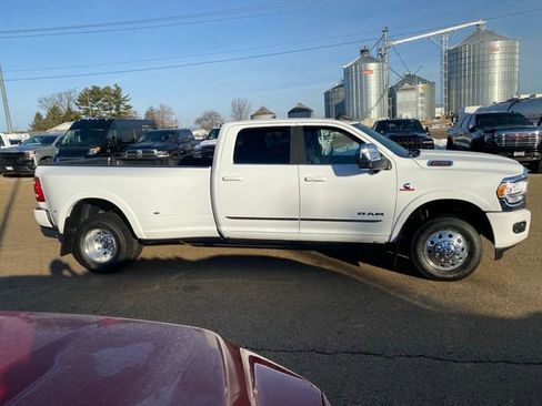 Used 2023 RAM 3500 Limited image 2