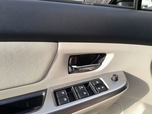 Used 2015 Subaru Crosstrek 2.0i Premium w/ Moonroof Package image 10