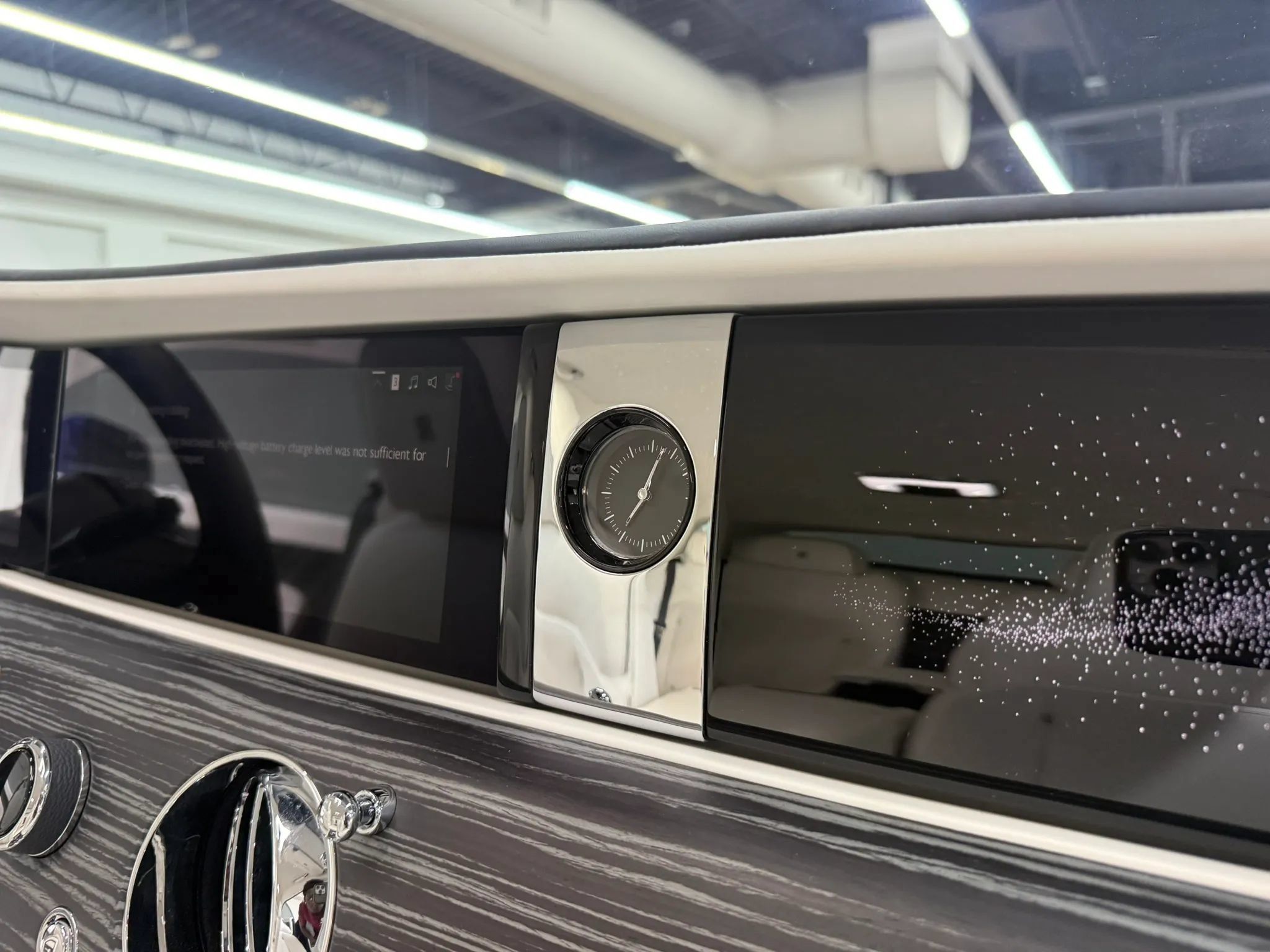 Used 2025 Rolls-Royce Spectre AWD/4WD image 39