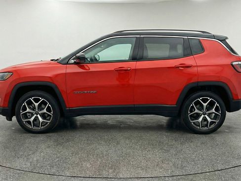 Used 2025 Jeep Compass Limited AWD/4WD image 4