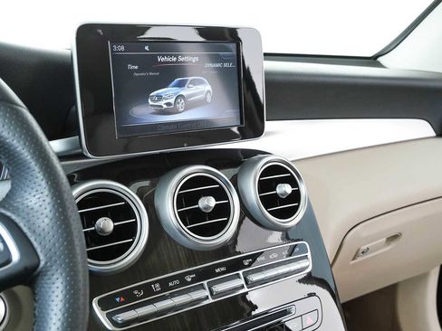 Used 2018 Mercedes-Benz GLC 300 4MATIC image 12