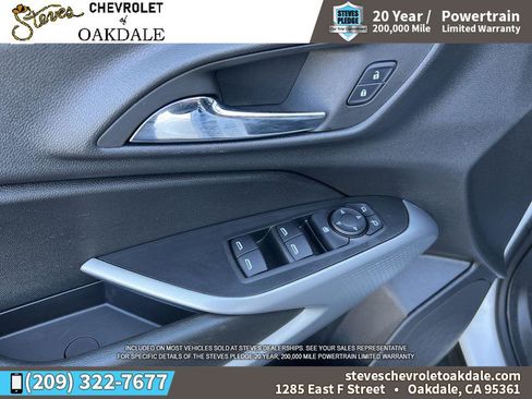 Certified 2025 Chevrolet Trax RS w/ Sunroof Package image 25