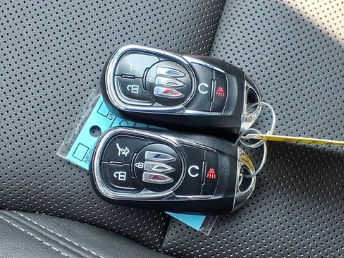 Used 2024 Buick Encore GX Avenir w/ Avenir Convenience Package FWD image 29