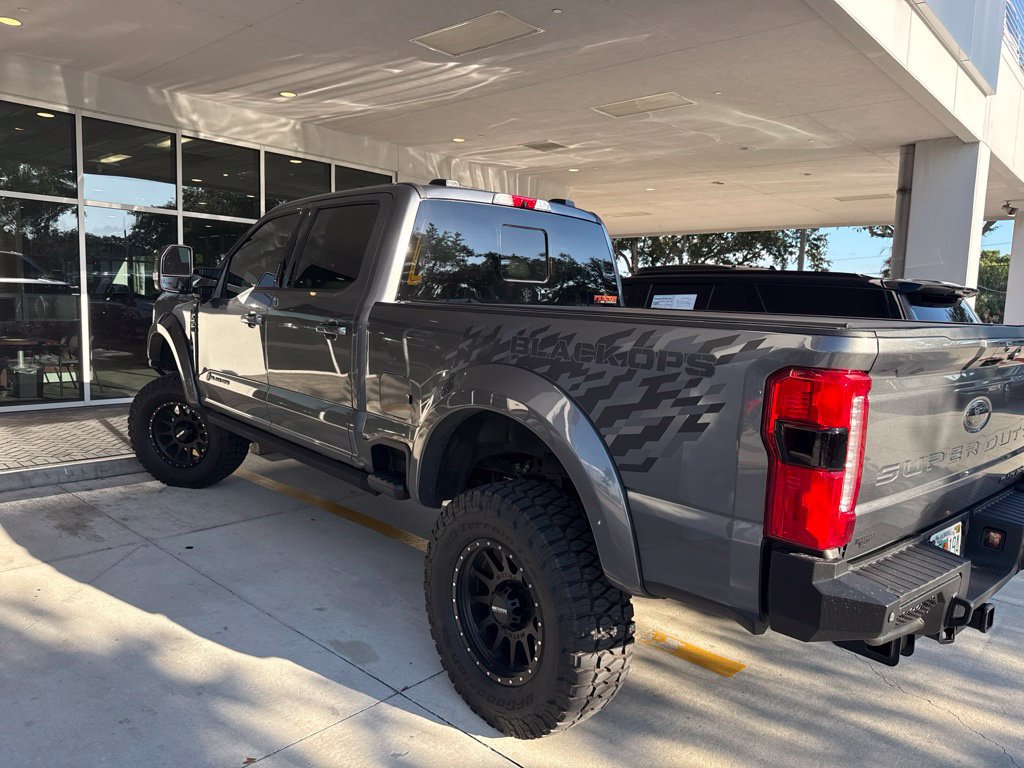 Used 2026 Ford F250 Lariat w/ Black Appearance Package AWD/4WD image 3