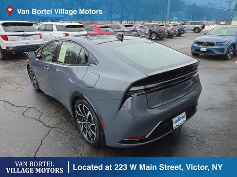 Used 2024 Toyota Prius Prime XSE Premium image 7