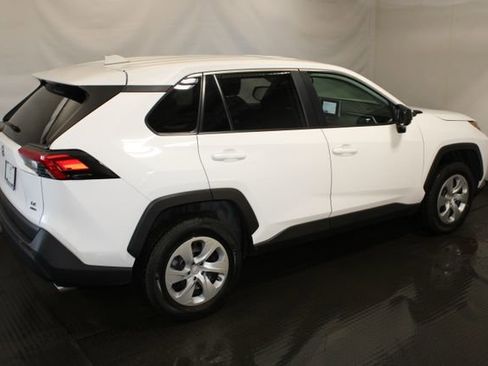 Used 2024 Toyota RAV4 LE AWD/4WD image 5