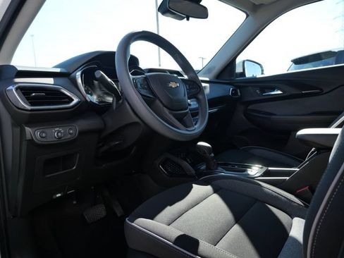 Used 2023 Chevrolet TrailBlazer LT AWD/4WD image 11