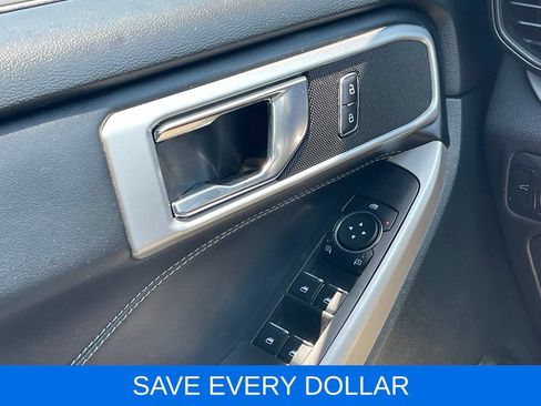 Used 2024 Ford Explorer XLT RWD image 16