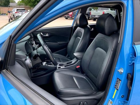Used 2022 Hyundai Kona Limited FWD image 8