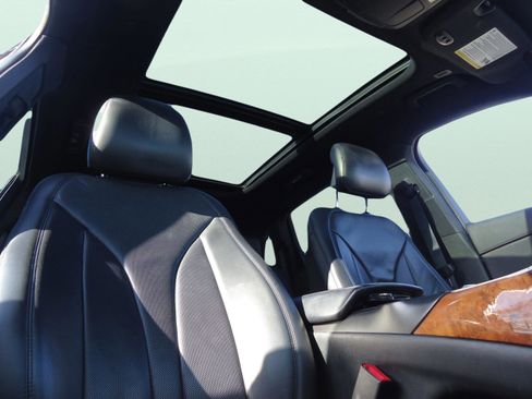 Used 2019 Lincoln Nautilus Reserve image 32