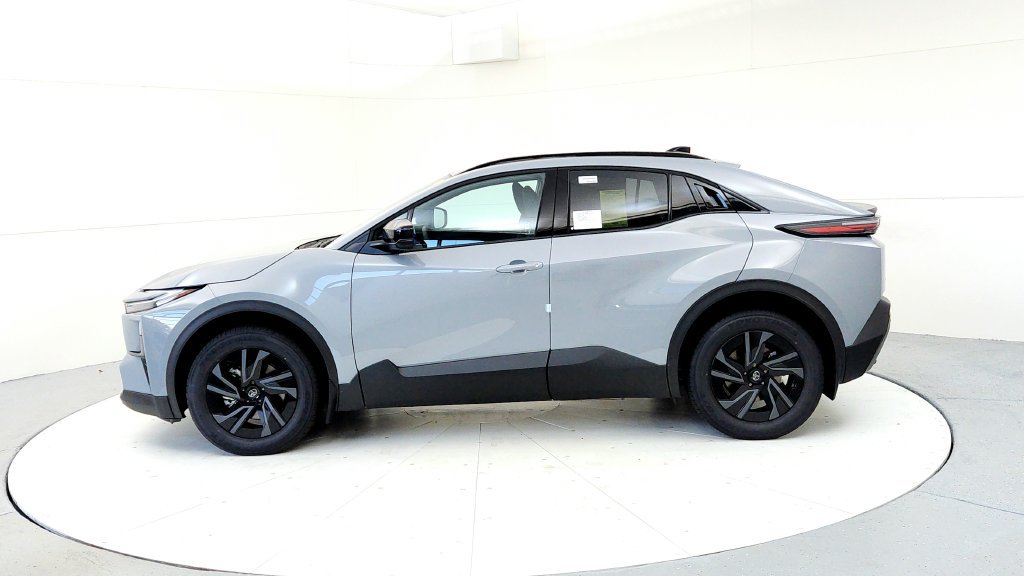 New 2026 Toyota C-HR w/ Cold Weather Package AWD/4WD image 3