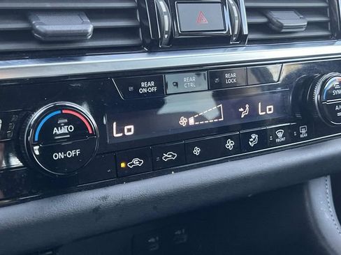 Used 2024 Nissan Pathfinder SV AWD/4WD image 21