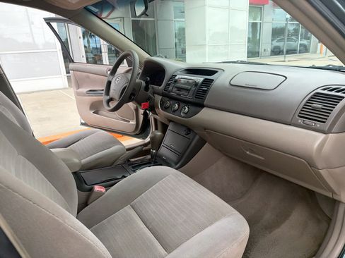 Used 2005 Toyota Camry LE image 19
