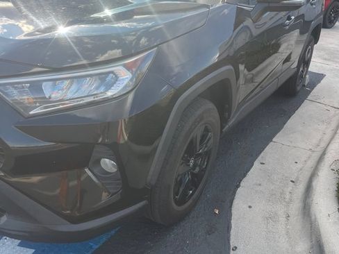 Used 2021 Toyota RAV4 XLE FWD image 2
