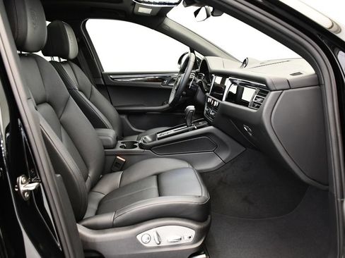 Certified 2026 Porsche Macan AWD/4WD image 51