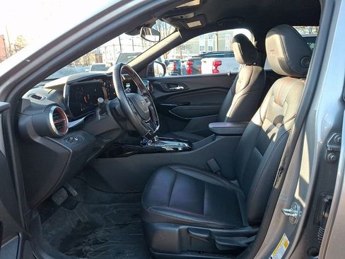 Used 2024 Chevrolet Trax RS image 12