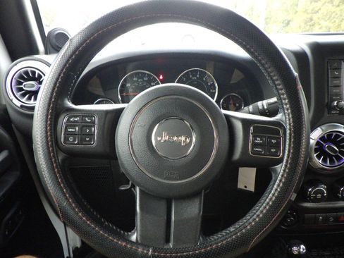 Used 2013 Jeep Wrangler Unlimited Sahara w/ Dual Top Group image 9