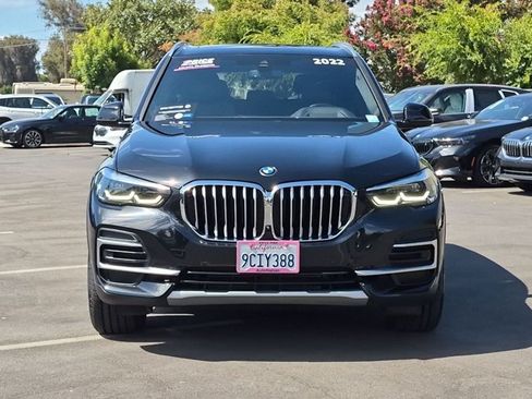 Certified 2022 BMW X5 xDrive40i w/ Premium Package AWD/4WD image 2
