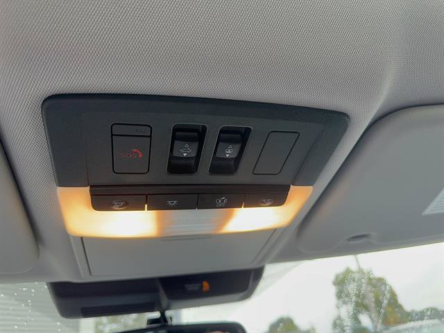 Used 2023 Mitsubishi Outlander SEL AWD/4WD image 17