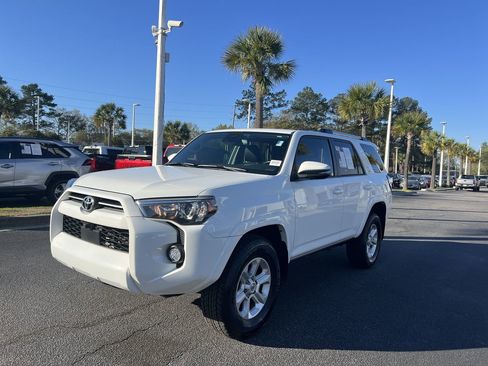 Used 2023 Toyota 4Runner SR5 Premium w/ Moonroof Package image 5