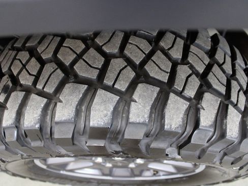 Used 2020 Jeep Gladiator Overland image 10