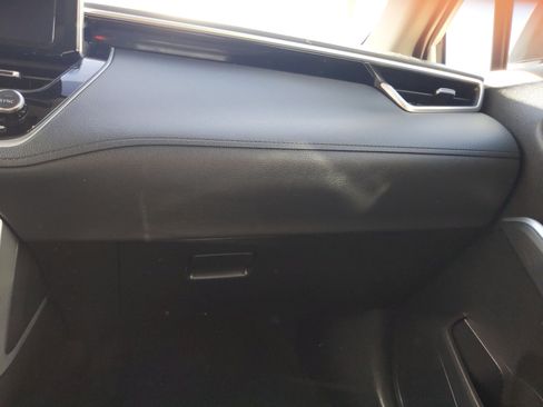 Used 2023 Toyota Corolla Cross XLE w/ Convenience Package image 27