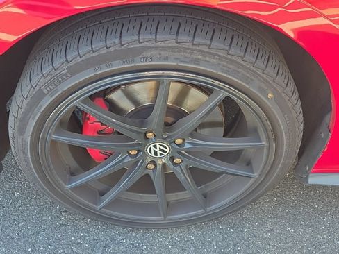 Used 2017 Volkswagen Jetta GLI FWD image 11