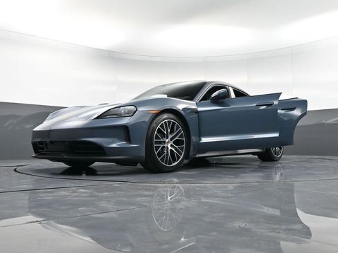 New 2025 Porsche Taycan image 40
