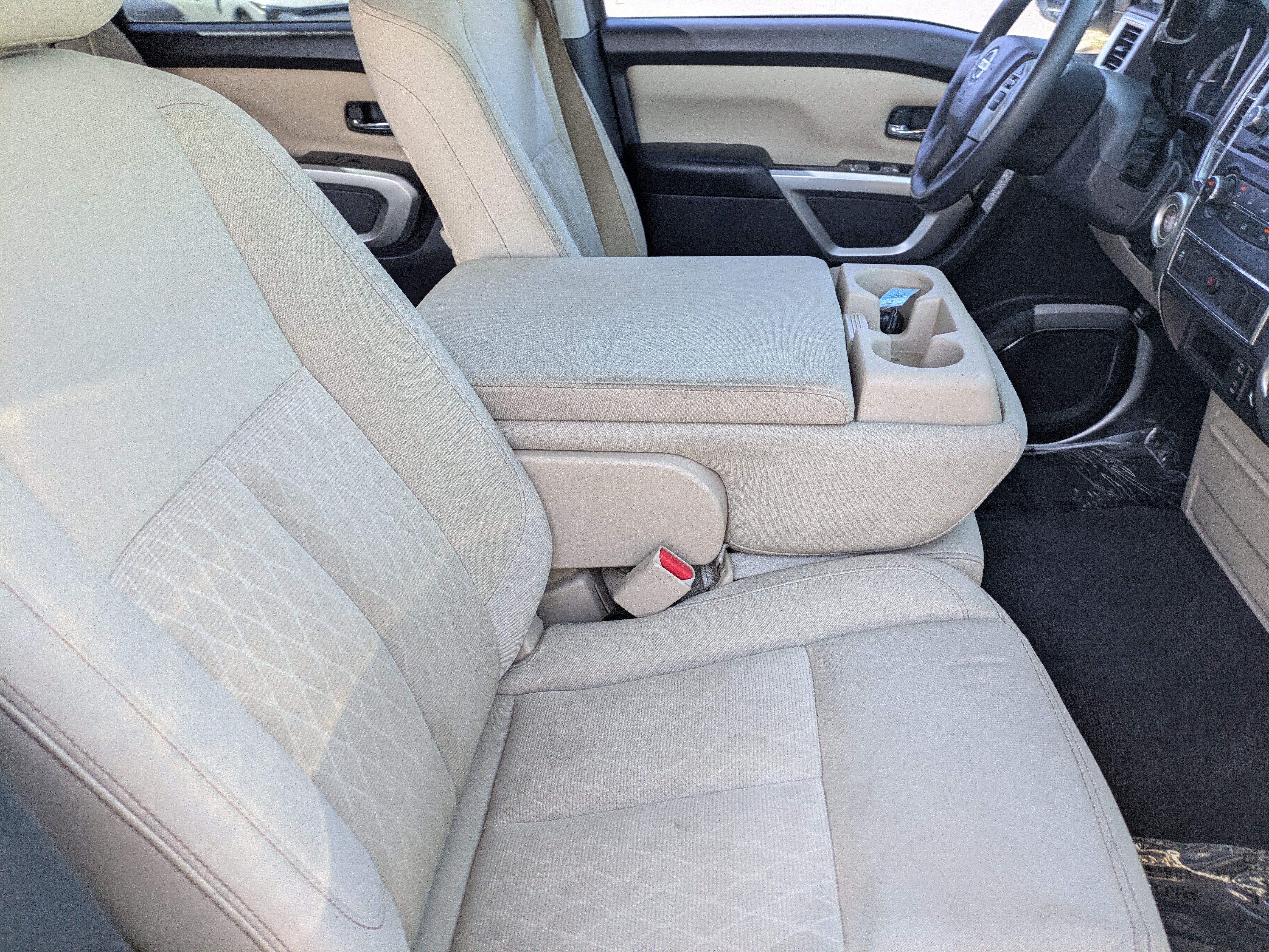 Used 2017 Nissan Titan SV RWD image 11