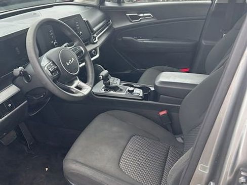 Certified 2025 Kia Sportage LX image 12