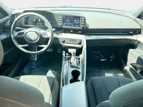 Used 2025 Hyundai Elantra Sport FWD image 15
