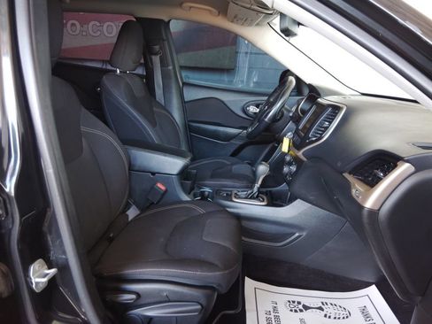 Used 2016 Jeep Cherokee Latitude w/ Comfort & Sound Group FWD image 13