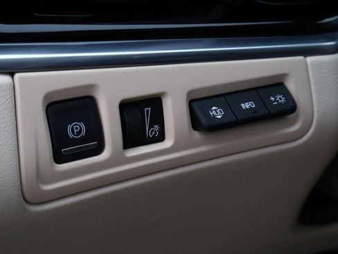 Certified 2023 Cadillac XT6 Premium Luxury w/ Technology Package image 29