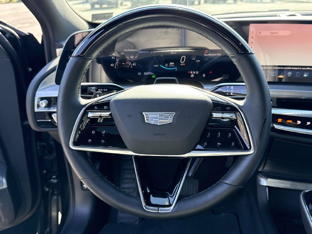 Used 2024 Cadillac Lyriq Luxury AWD/4WD image 31