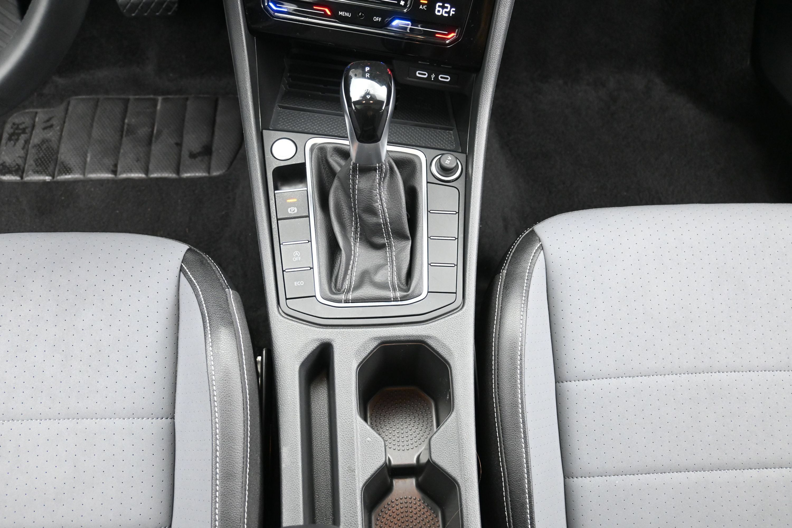 Used 2026 Volkswagen Jetta SE FWD image 18