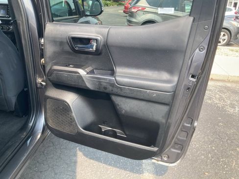 Used 2023 Toyota Tacoma TRD Off-Road w/ Technology Package image 22