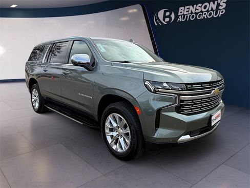Used 2023 Chevrolet Suburban Premier image 7