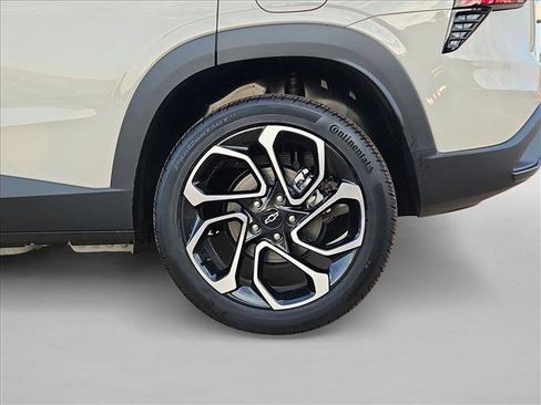 New 2026 Chevrolet Trax RS w/ Sunroof Package FWD image 10