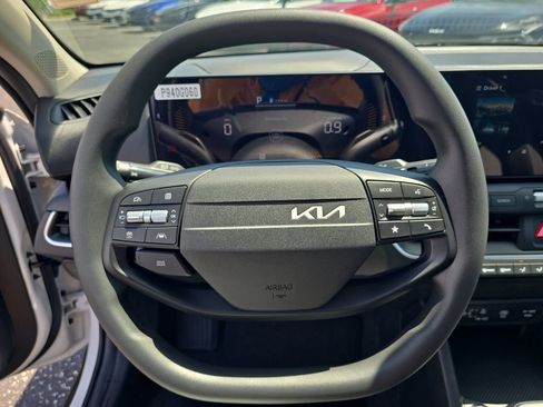 New 2026 Kia K4 FWD image 27