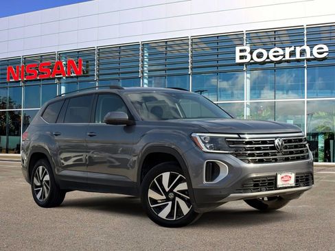 Used 2025 Volkswagen Atlas SE image 1