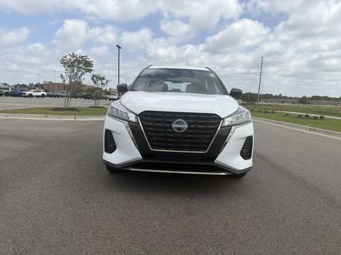 Used 2024 Nissan Kicks SR FWD image 8