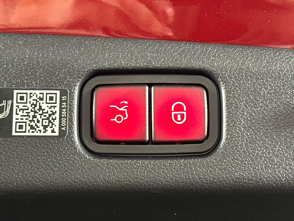 Certified 2026 Mercedes-Benz E 53 AMG e 4MATIC Sedan image 21