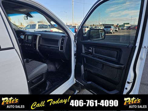 Used 2018 RAM 1500 4x4 Crew Cab w/ Protection Group image 17