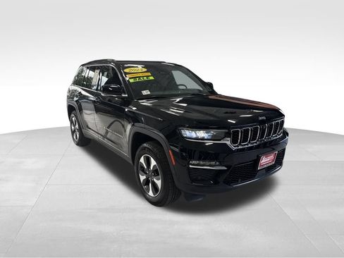 Used 2024 Jeep Grand Cherokee Limited 4xe w/ Luxury Tech Group II AWD/4WD image 8